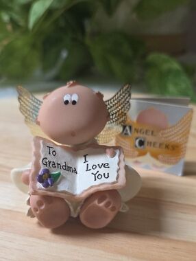 Vintage 2001 Angel Cheeks 'To Grandma I Love You' Angel Figurine - Pink/Gold